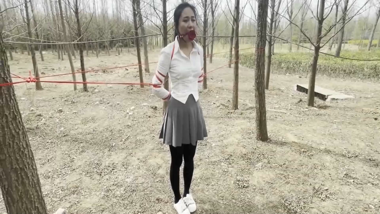 一绳所爱 公园玩捆绑纪实.mp4_20220314_092611.972