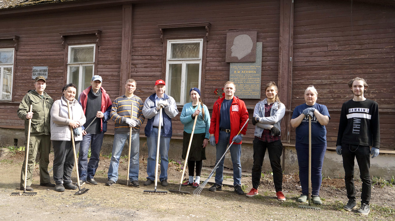 Субботник 22 апреля 2022 у Домика Искры