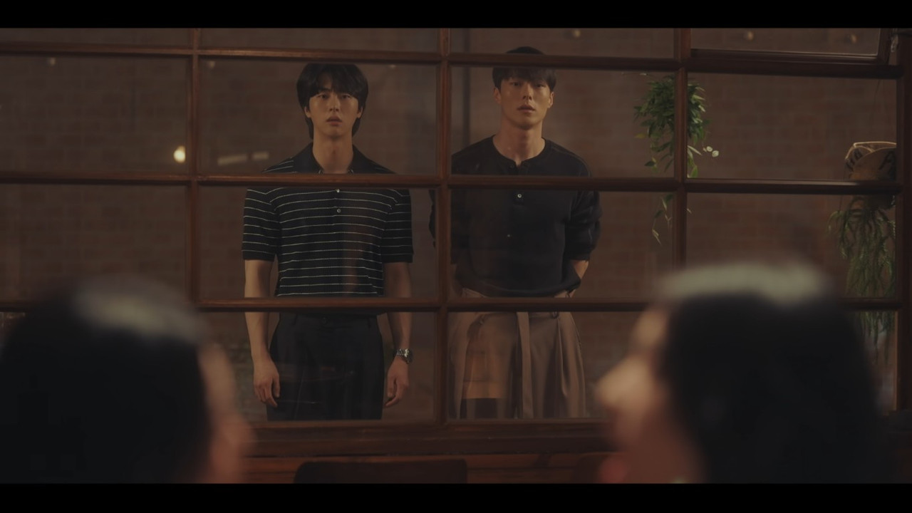 VS Netflix Dynamite Kiss E11Masterofthe Poker Face 45 32