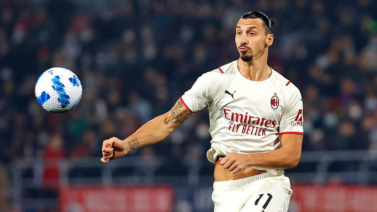 Milan vincente 4-2 con il Bologna in 9: primo in attesa di Roma-Napoli