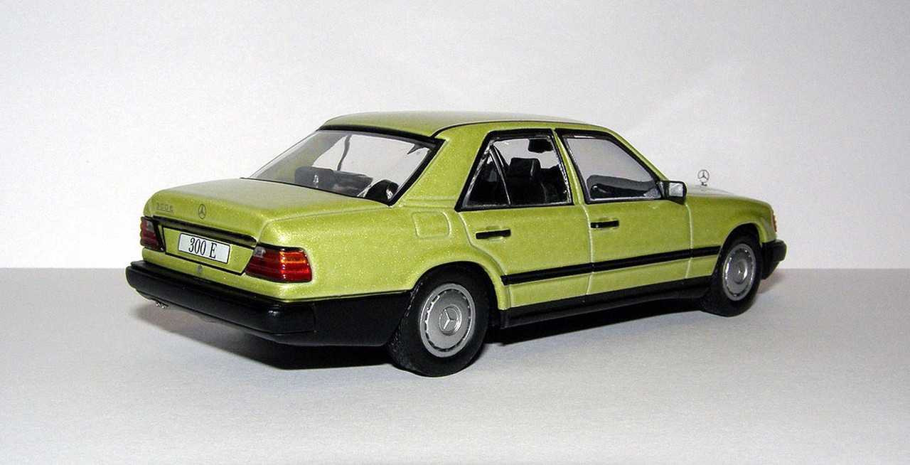 1986 Mercedes-Benz 300 E (W124.030) (IXO Models for DeAgostini M