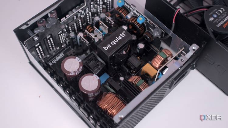 https://i.postimg.cc/jqz7MLCN/be-quiet-pure-power-12-m-psu-internals.jpg