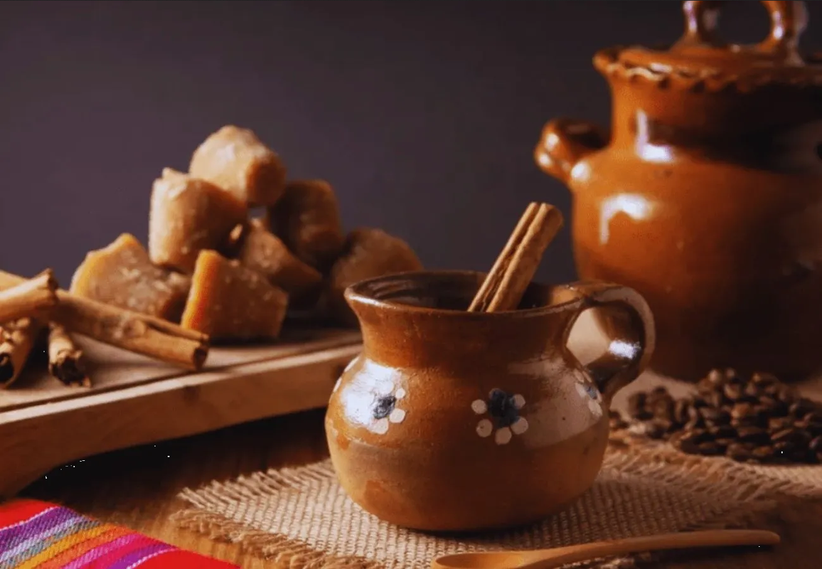 Acompaña la rosca de reyes con un delicioso café de olla tradicional