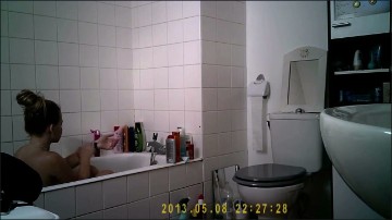 [Image: Voyeur11695115355.jpg]