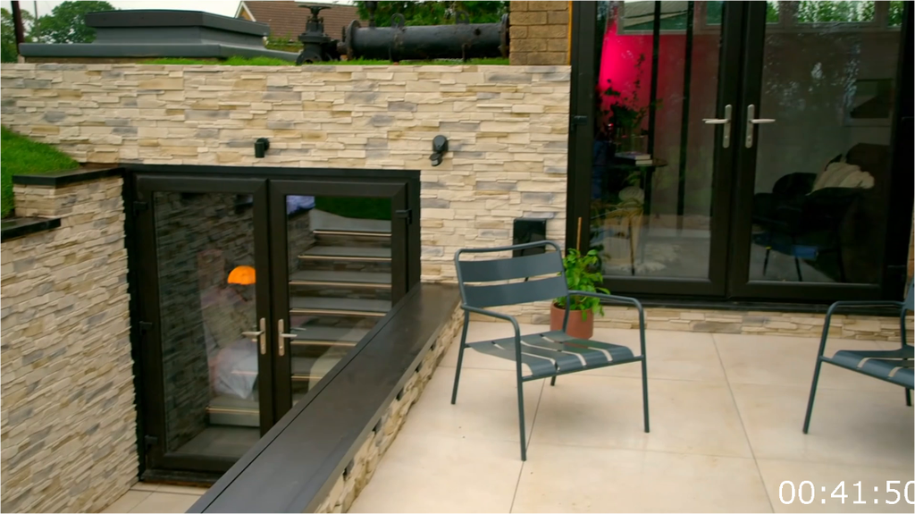 [Image: y1hwye5e29mg.png]