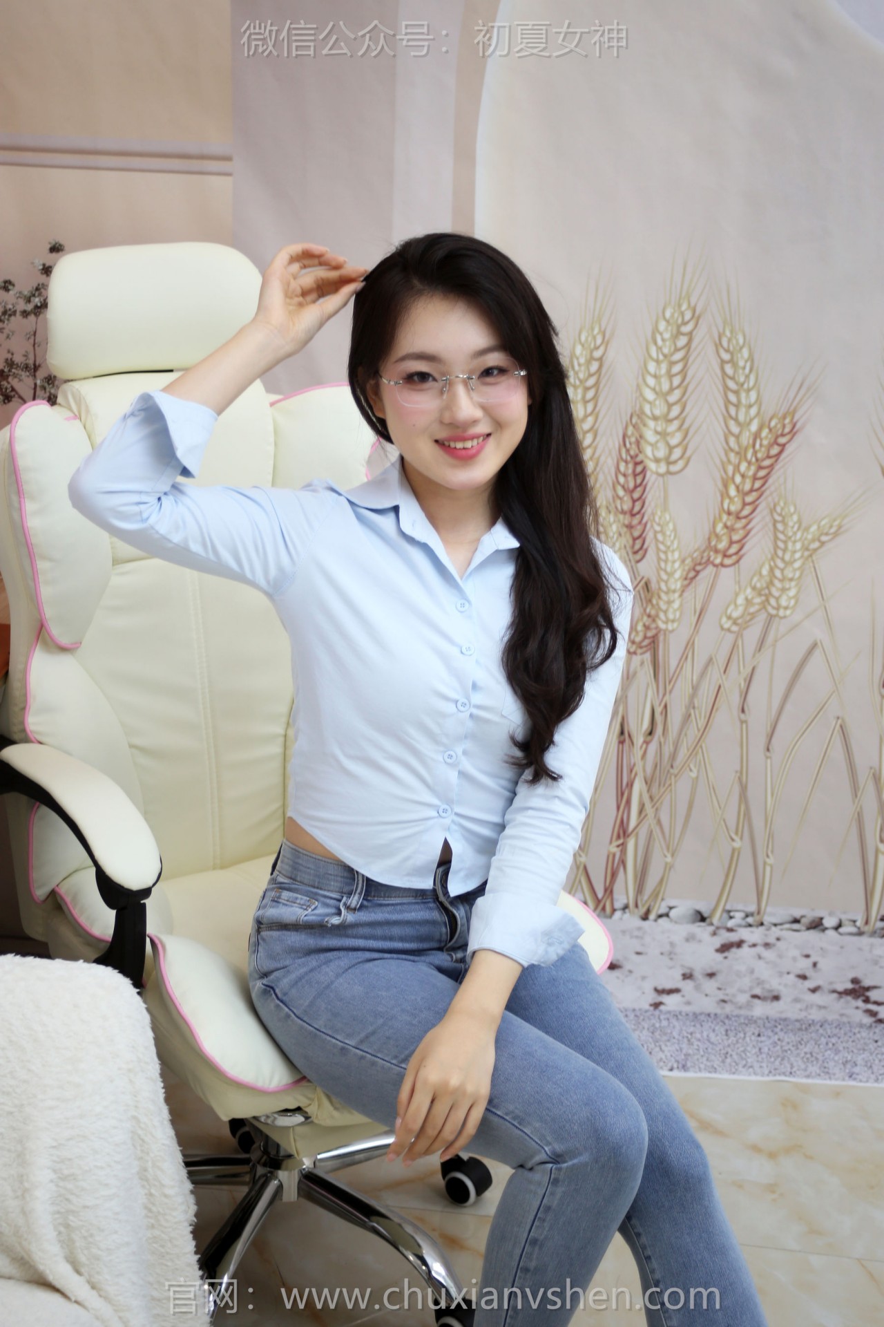 夏小小nude《初夏女神》写真，室内的，清新与优雅的双重享受插图5