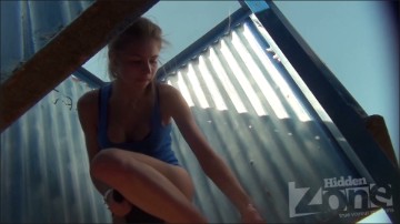 [Image: Voyeur38465125104.jpg]