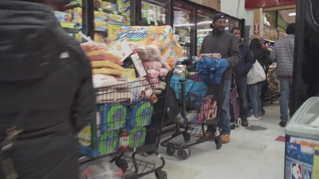 [Image: uk35fehso00l.jpg]