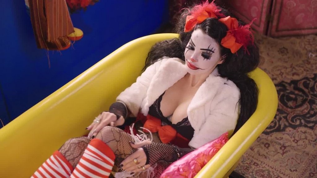 [Image: x4c8rvey4g2y.jpg]