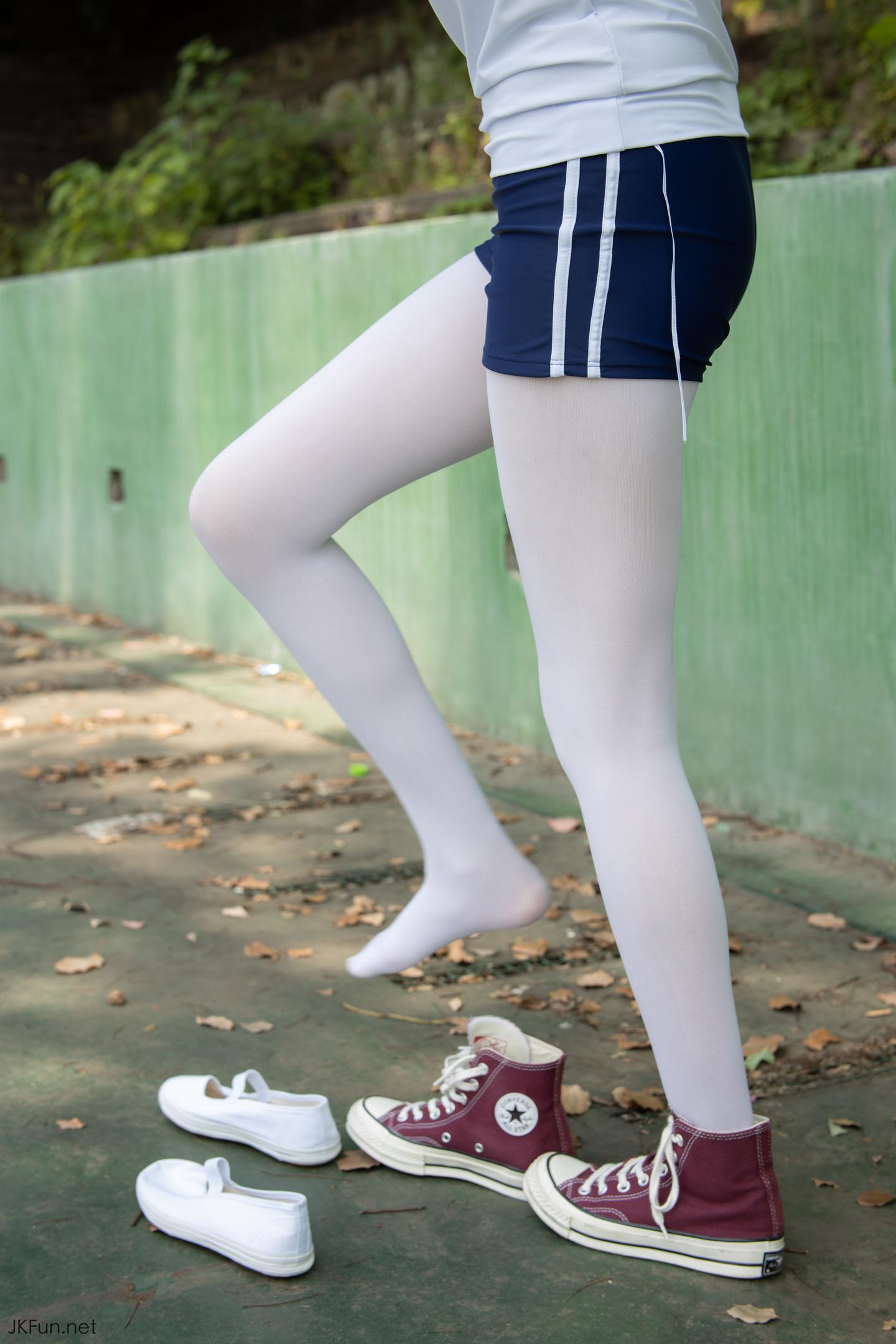 森萝财团 [JKFUN-019] Aika - 80D白丝外景体操服 38