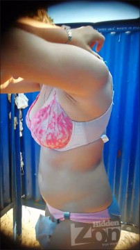 [Image: Voyeur605141507.jpg]