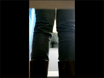 [Image: Voyeur17005074229.jpg]