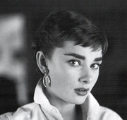Audrey-Hepburn-md84