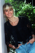 Olivia-Newton-Johnon-md54