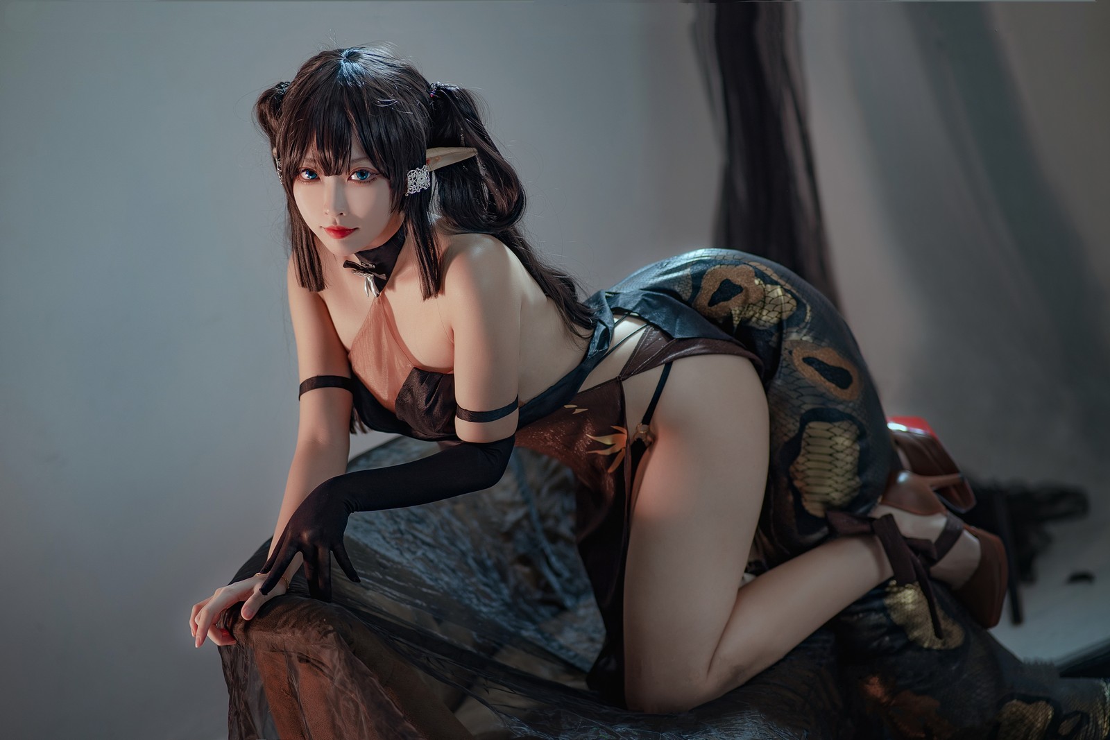 宮本桜 森蚺 同人 Cosplay 写真合集｜重装干员主题（26P｜298MB）插图1