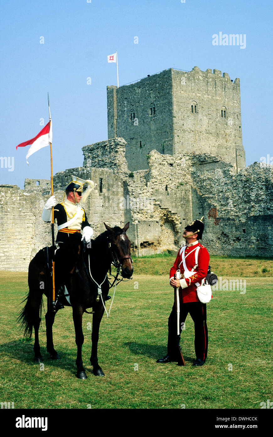 portchester-castle-hampshire-late-19th-century-british-military-17th-DWHCCK.jpg