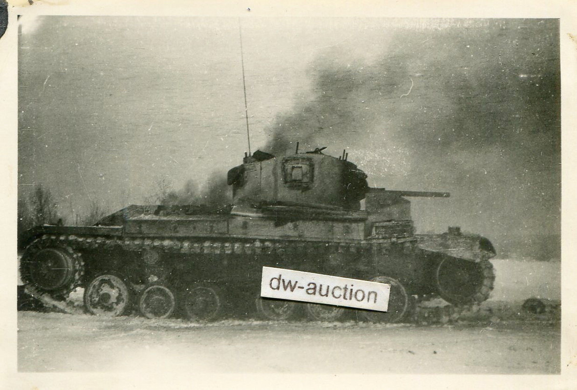 Rußland , brennender Panzer Tank in Wintertarn