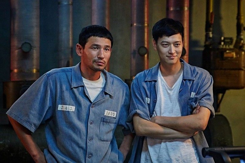 Kang Dong Won dalam film A Violent Prosecutor