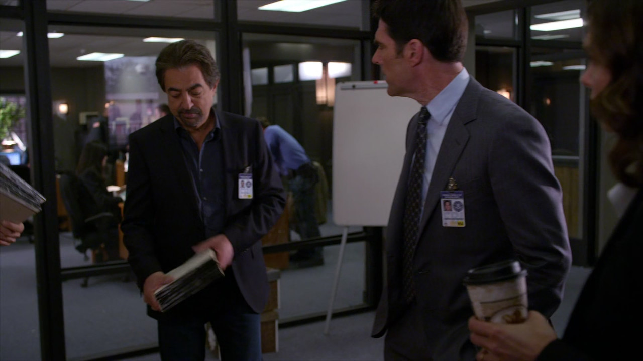 Criminal Minds (2005) - S08E01 - The Silencer (1080p WEB x265 Fr