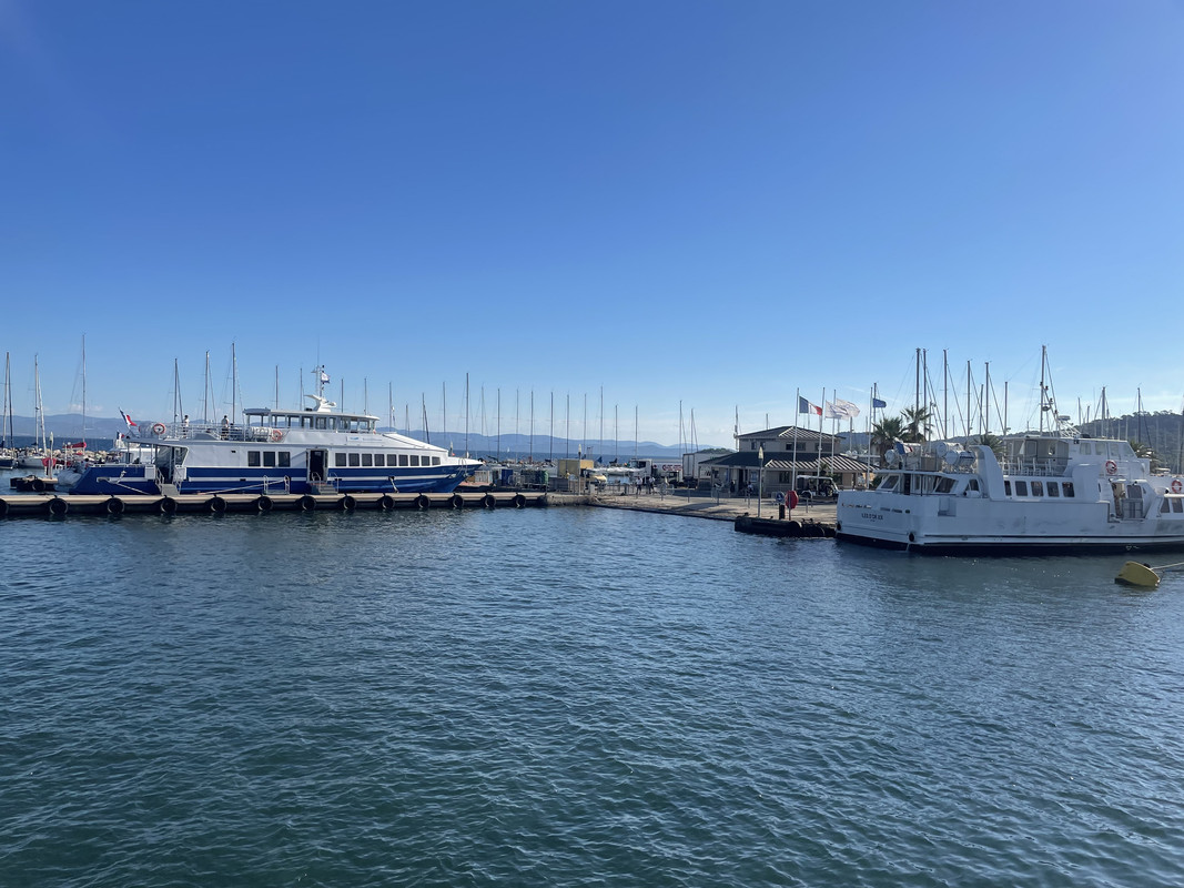 10E068F3-F2F9-4BCC-97E5-997C2E998EC6