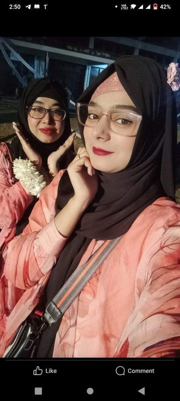 photo 6080048158143614464 y