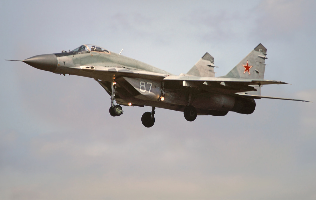 787. IAP, Mig-29 87 white (4)