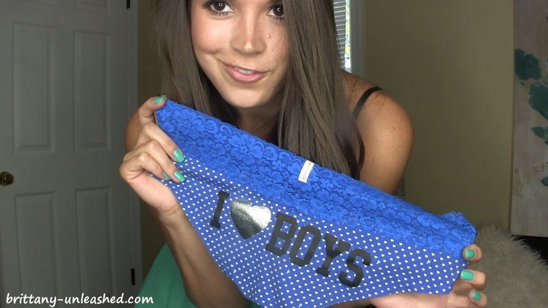 Brittany Marie - A Gift For You.mp4_snapshot_04.00.101