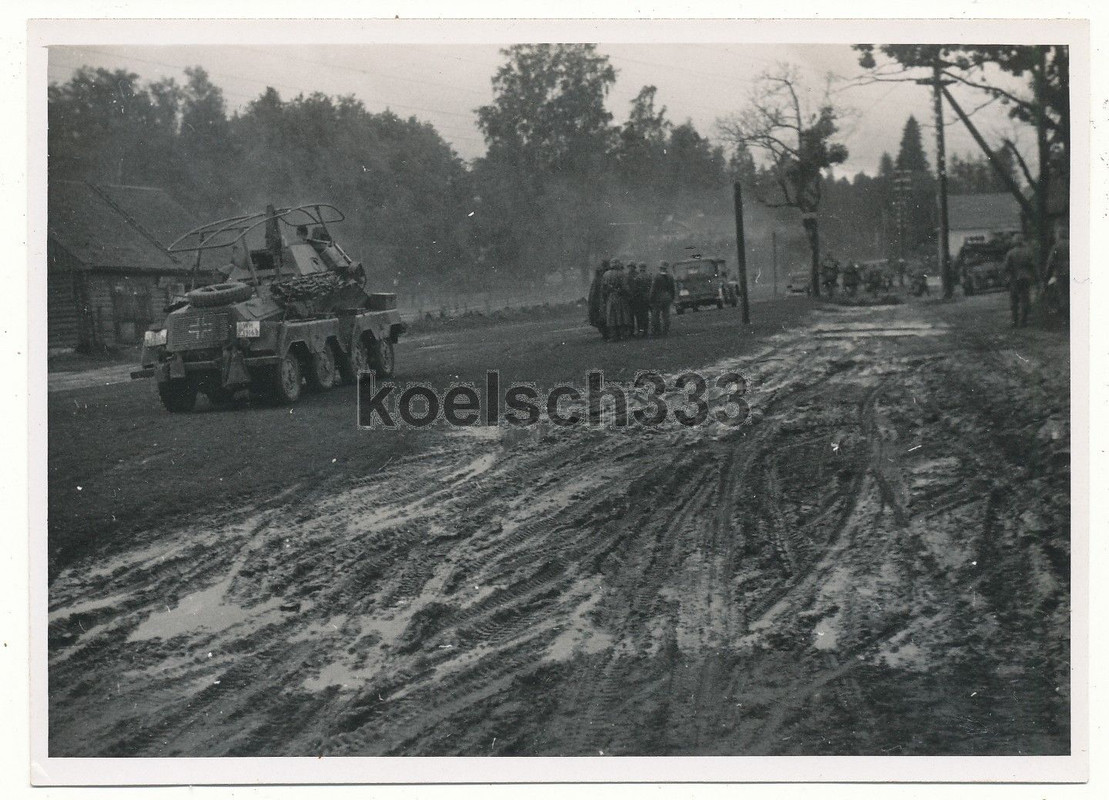 Foto Funk Panzerspähwagen der 10. Panzer Div. an der Ostfront in