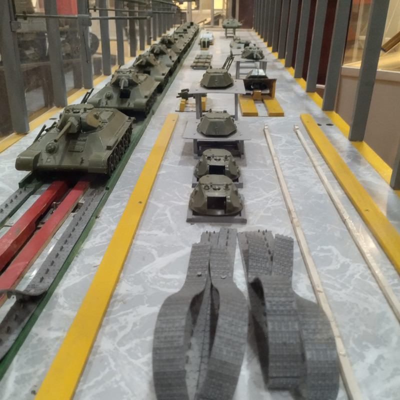 Макет конвейера по выпуску танков. (4)