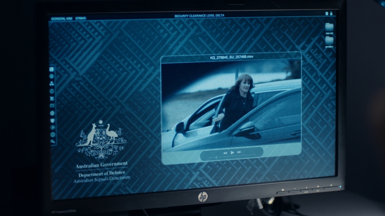 Secret City S01E01 [720p]