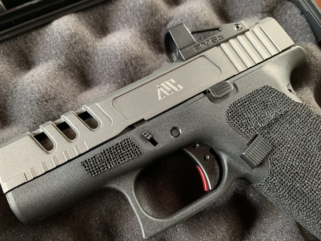 AF5EA252-8FF6-4F0E-8593-620DF935CB97