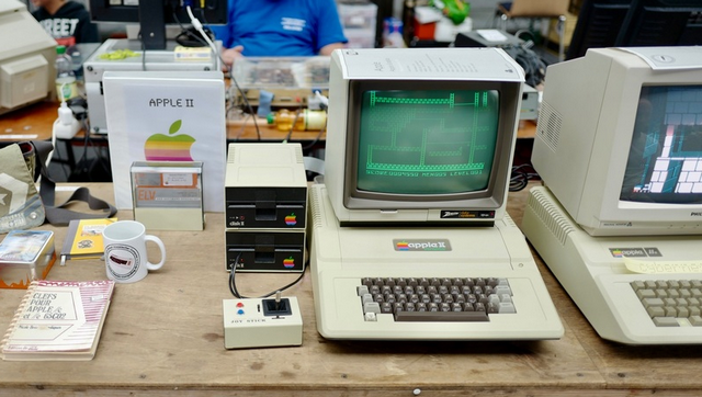 Apple II Computer