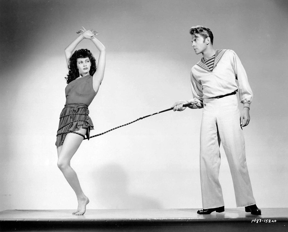 Yvonne_De_Carlo_c82