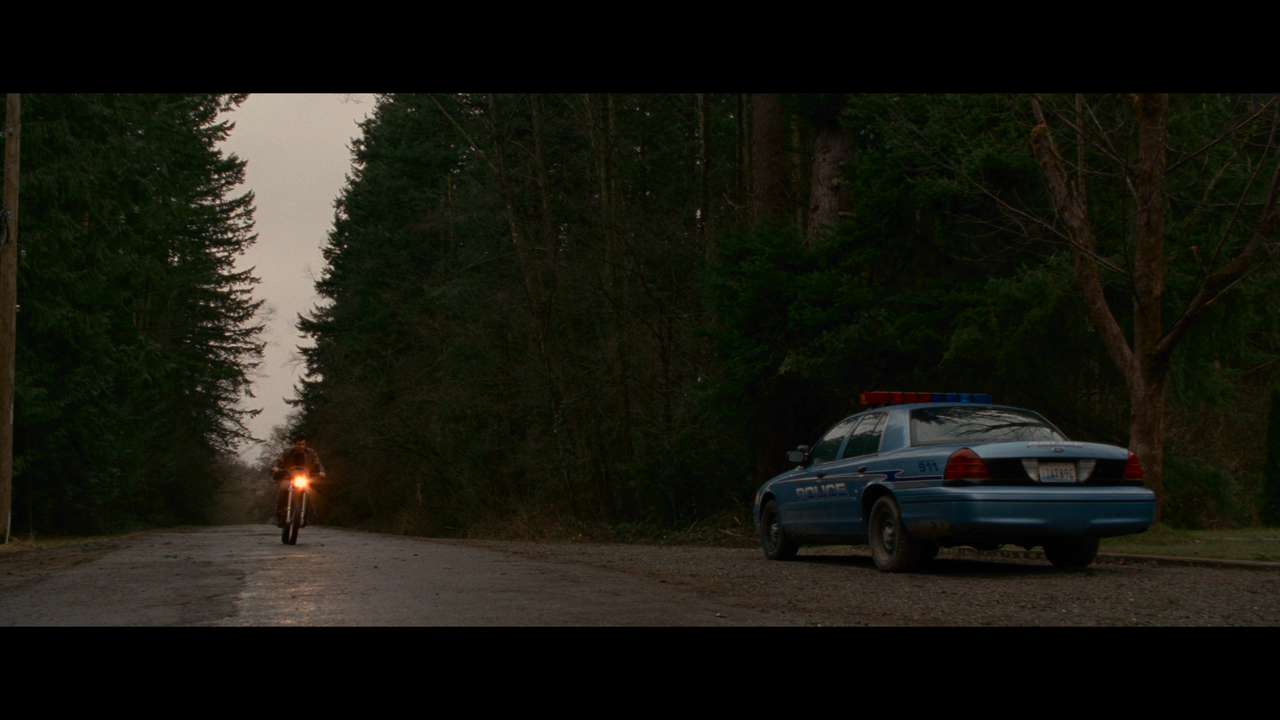 mpv-shot_The.Twilight.Saga.Breaking.Dawn.Part.2.2012.2160p.UHD.BDREMUX.HDR.DV.HEVC-Нечипорук_00_20_1