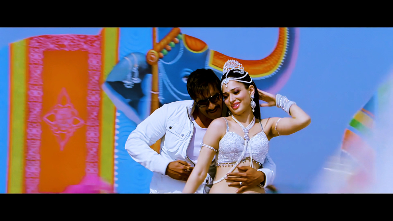Tamanna Hot Song From Himmatwala Naino Main Sapna 4K (Best Quality).mp4_snapshot_02.08_[2021.04.05_1
