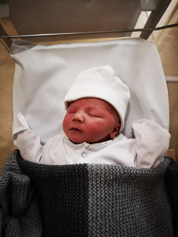 5CF43738-A5D6-407F-9F81-BA2200C1ECBA