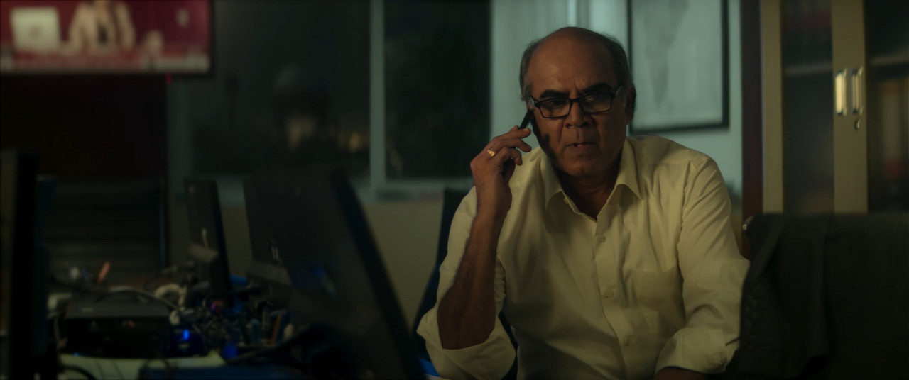 Chor Nikal Ke Bhaga 2023 WebRip [Hindi + Tamil + Telugu] 480p 720p ESub Screenshot