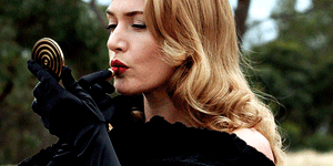 https://i.postimg.cc/k4CSF3p1/kate-1.gif