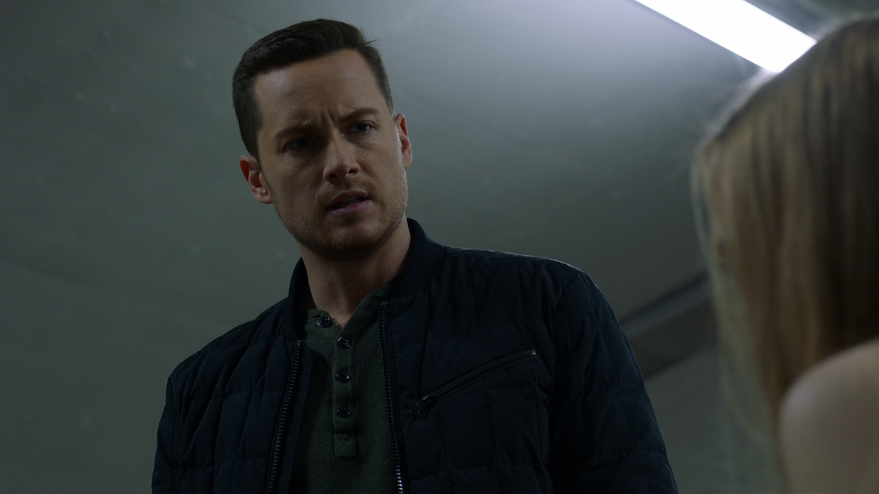 Chicago.P.D.S08E15.The.Right.Thing.1080p.10bit.AMZN.WEB-DL.DDP5.1.HEVC-Vyndros.mkv_snapshot_27.23_[2