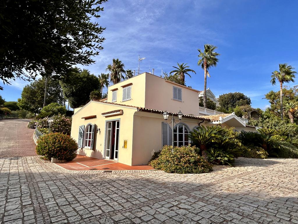 Жаркий сентябрь на побережье Тирренского моря. Жаркий сентябрь на побережье Тирренского моря.