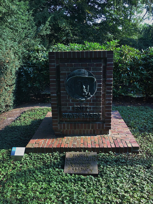 Grabst-tte-Fritz-Stavenhagen