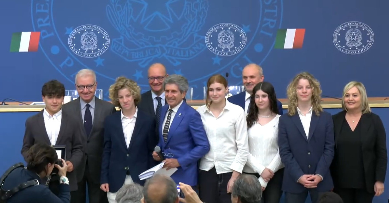 L’I.C. “C. Bassi” premiato a livello nazionale per un progetto musicale contro le dipendenze