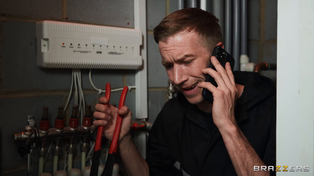 Yasmina Khan - Cum On Her Face - BRAZZERS.mp4.0001