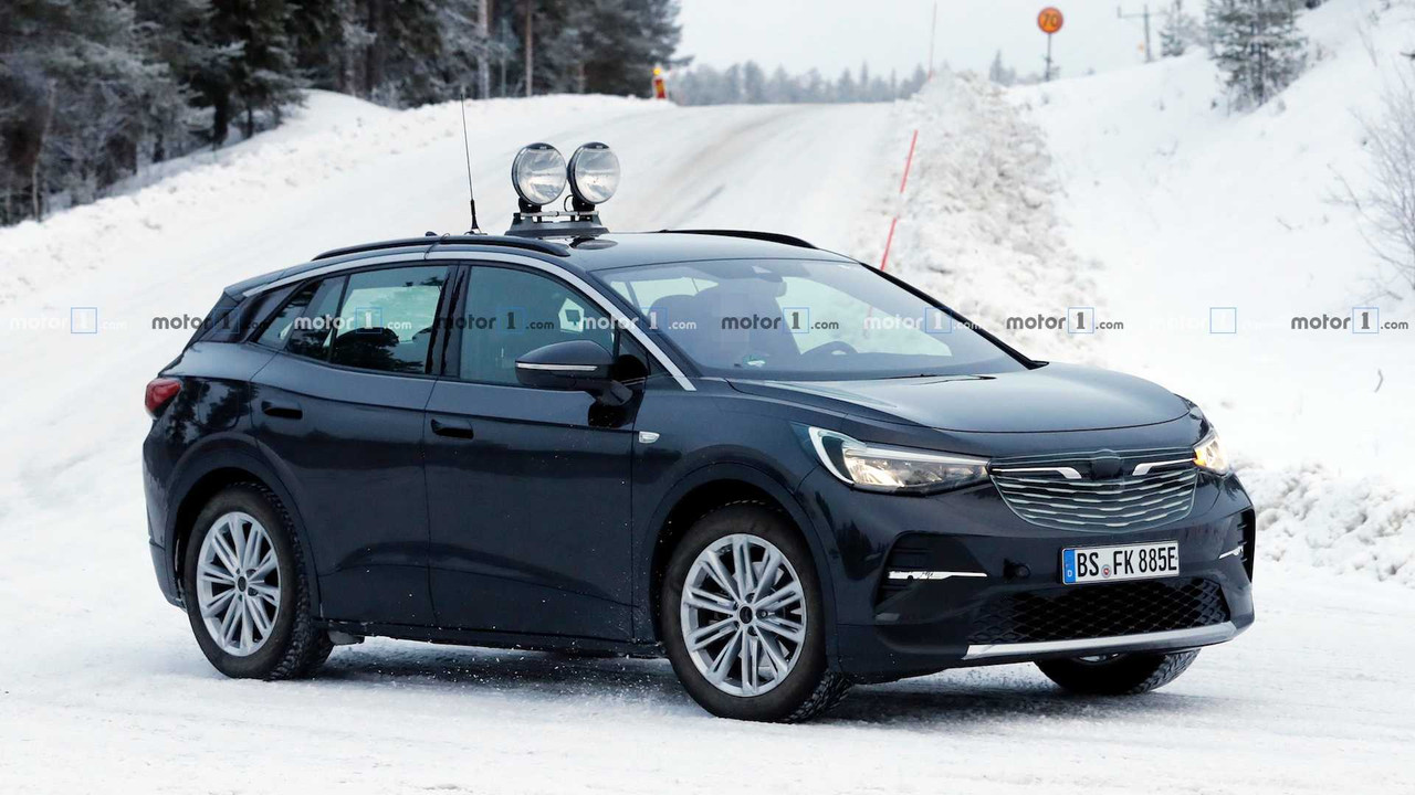 2022-volkswagen-id-4-spied (1)