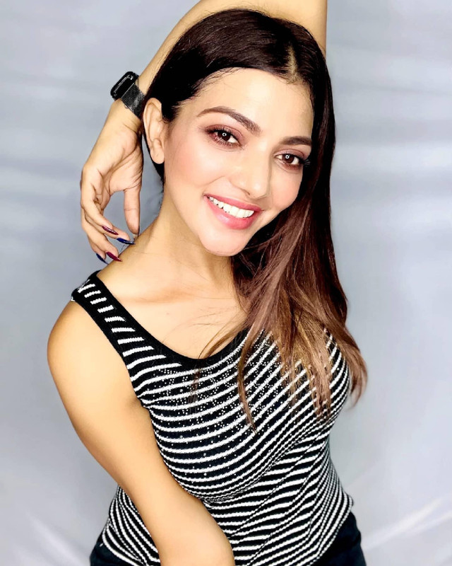 30-E17-DA9-54-AC-45-E8-974-A-F33-D6-EBC9