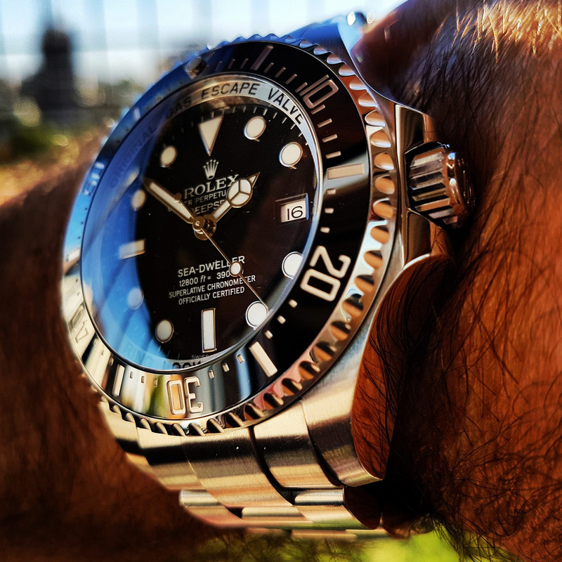 Rolex Sea-Dweller Deepsea 44mm 3900M Cal. 3135 (2)