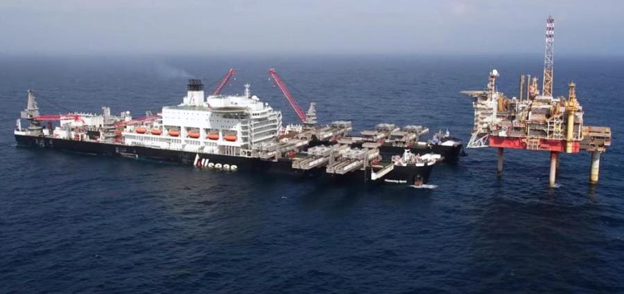 Интересные факты о судне Pioneering Spirit - плавучем кране рекордсмене Интересные факты о судне Pioneering Spirit - плавучем кране рекордсмене