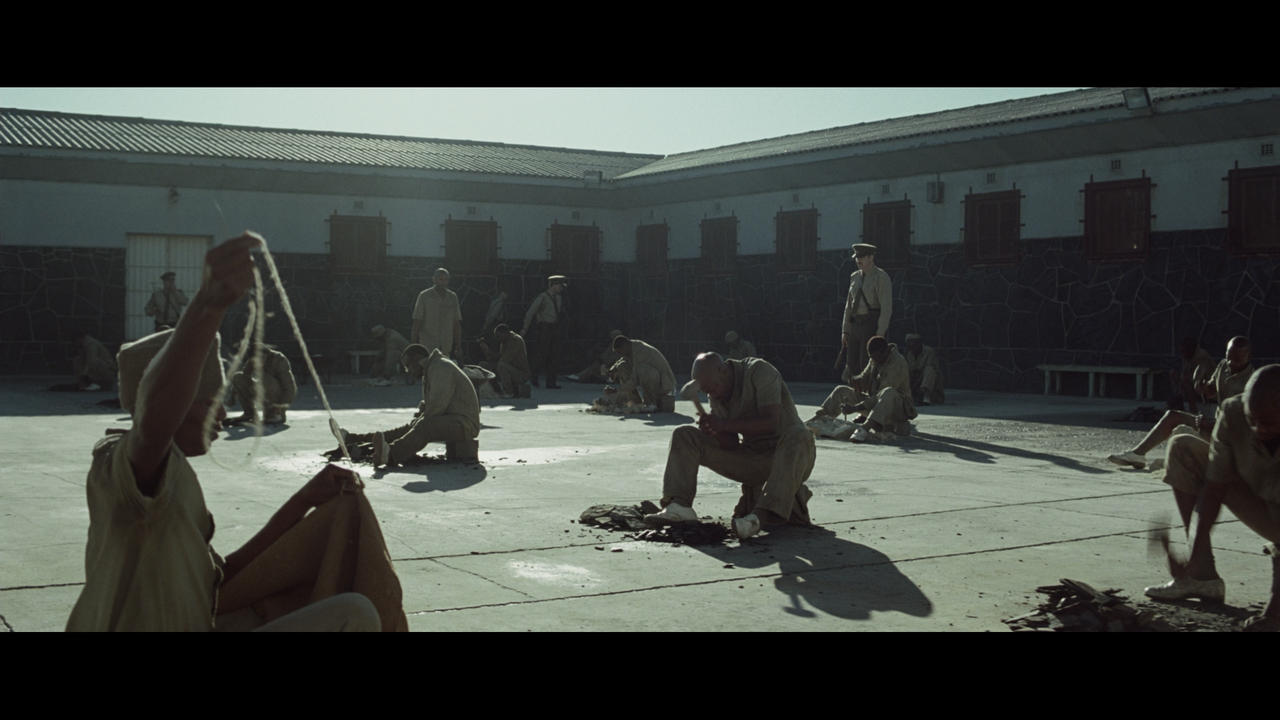 mpv shot Mandela Long Walk to Freedom 2013 FRA TRANSFER 1080p BDREMUX AVC Нечипорук 01 19 17 0010