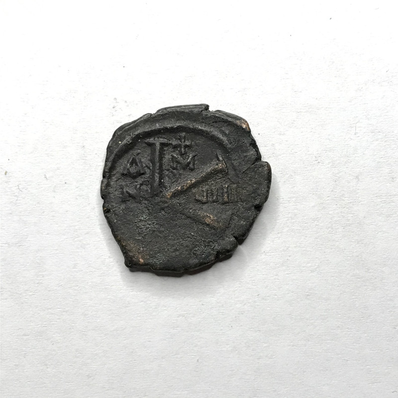 20 Nummi de Justino II. Tesalónica año 8º 3-B04-E6-C7-2-DD3-4086-A7-D5-B008-ECD5394-A