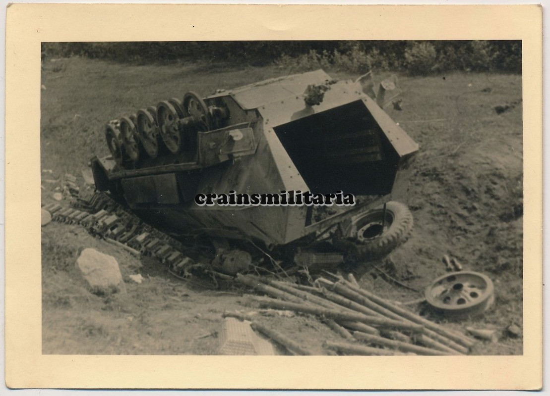 Orig. Foto zerstörte Panzerspähwagen SdKfz 251 Panzer